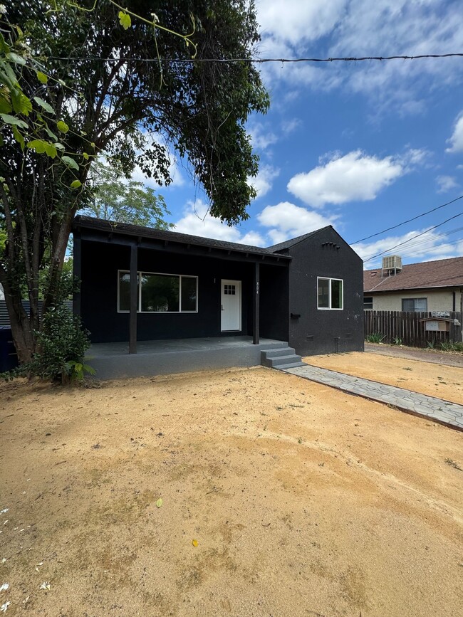 804 Yuba St