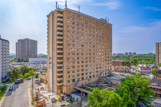 Eagle Manor in Toronto, ON - Building Photo - Building Photo