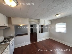 2200 W Long 17th St in North Little Rock, AR - Building Photo - Building Photo