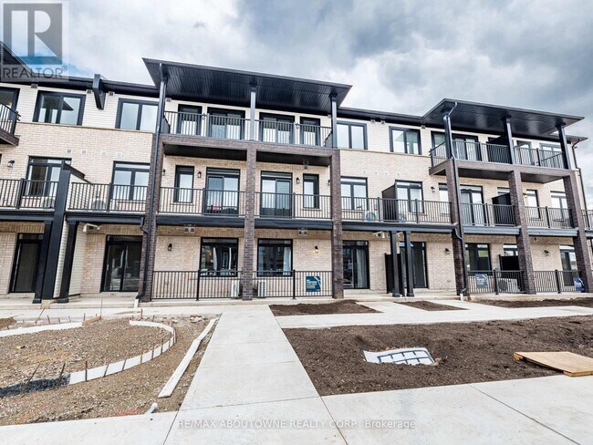 69 Thatcher Dr in Guelph, ON - Building Photo - Building Photo