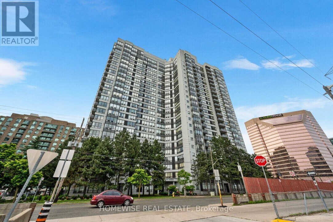 7-1817 Bishop Ave in Toronto, ON - Building Photo
