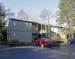 Lancaster Apartments in Portland, OR - Building Photo