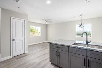 22688 7th St in Desert Hot Springs, CA - Foto de edificio - Building Photo