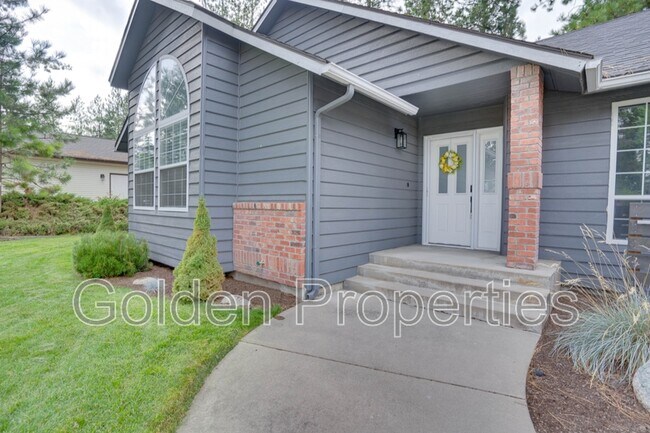 4741 W Woodside Ave in Coeur d'Alene, ID - Building Photo - Building Photo