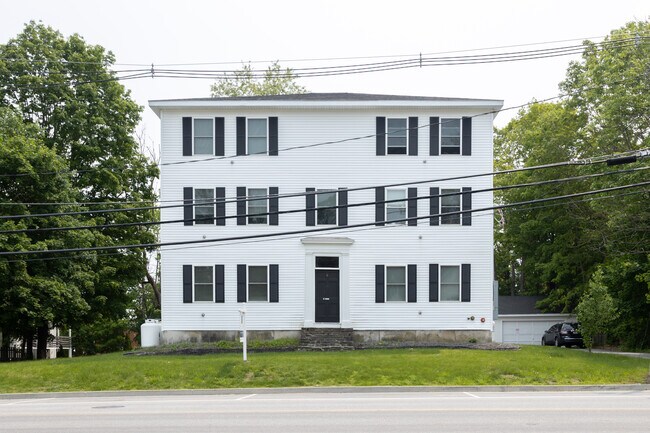 8 College Ave in Gorham, ME - Building Photo - Building Photo