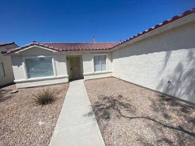 3122 Flower Garden Ct in North Las Vegas, NV - Foto de edificio - Building Photo
