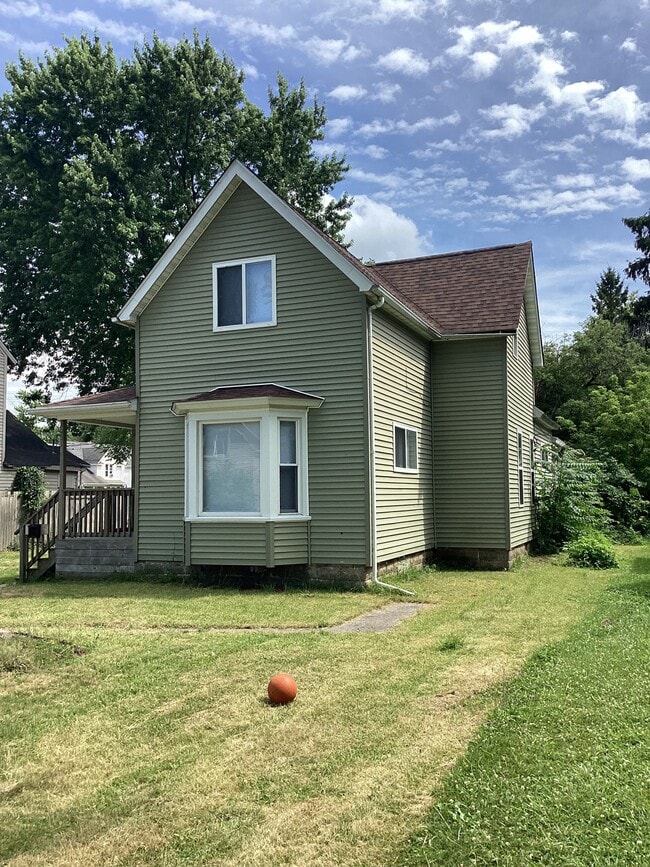 property at 1208 Howard St