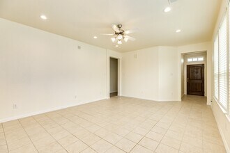 1301 Scarlet Mountain Dr in Iowa Colony, TX - Building Photo - Building Photo