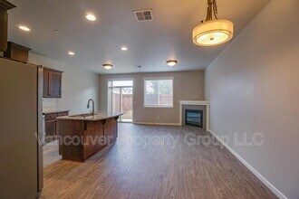 5809 NE 71st Ave in Vancouver, WA - Building Photo - Building Photo