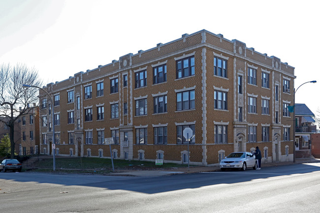 Golden Gate Apartments in St. Louis, MO - Building Photo - Building Photo