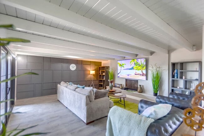 5551 Churchward St in San Diego, CA - Building Photo - Building Photo