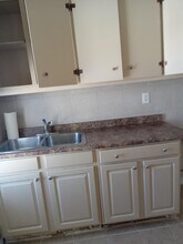 27 Thornley St, Unit Apartment 3 in Pawtucket, RI - Building Photo - Building Photo