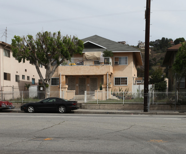 911-913 1/2 Cypress Ave in Los Angeles, CA - Building Photo - Building Photo