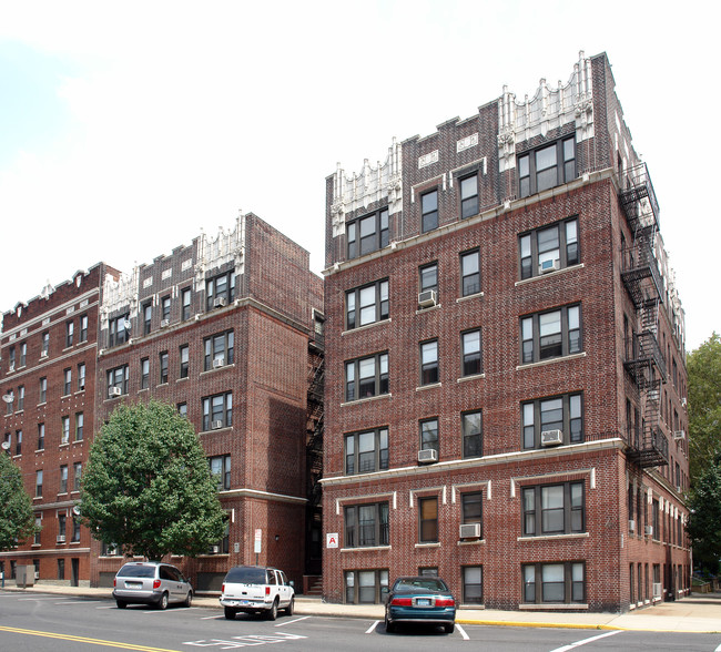 7604 Park Ave in North Bergen, NJ - Building Photo - Building Photo