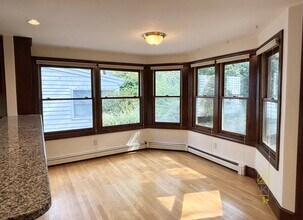 33 Clearwater Rd in Brookline, MA - Building Photo - Building Photo