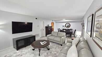 8500 E Indian School Rd in Scottsdale, AZ - Building Photo - Building Photo