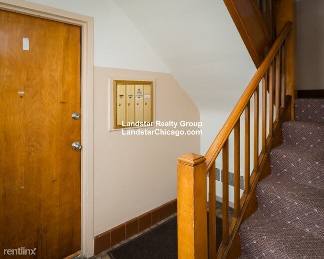 2106 W Foster Ave in Chicago, IL - Building Photo - Building Photo