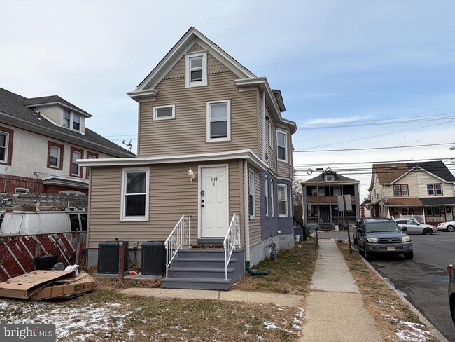 property at 1419 Hamilton Ave