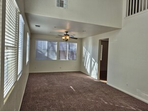 341 Dragonfly Cir in Sacramento, CA - Building Photo - Building Photo