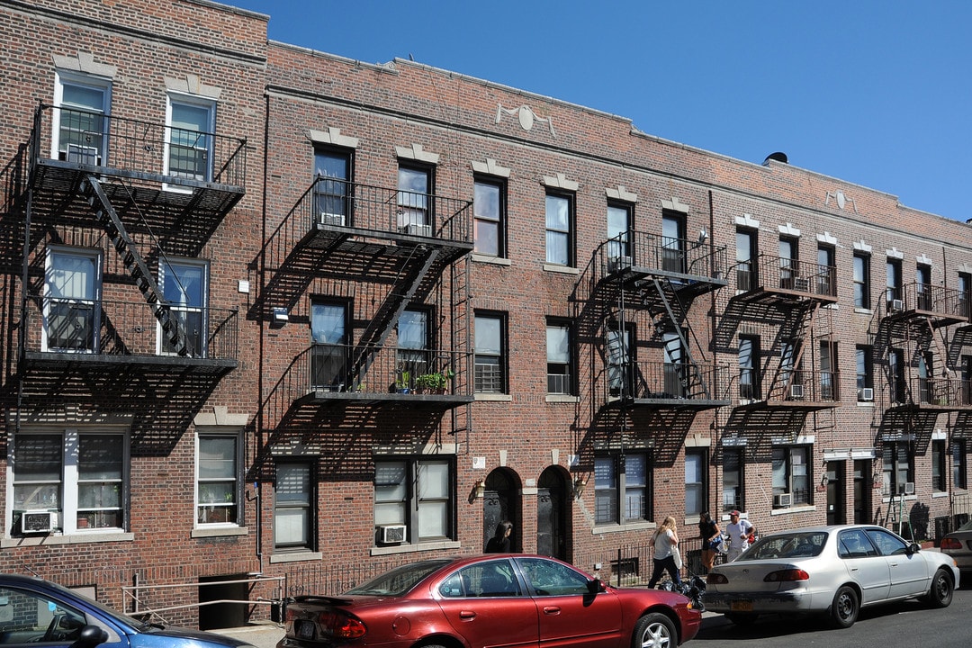 45-49 40th St in Long Island City, NY - Foto de edificio
