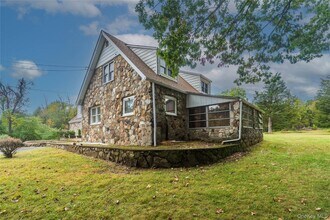 79 Mountainside Rd in Warwick, NY - Building Photo - Building Photo