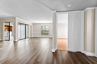 3757 Cocoplum Cir in Coconut Creek, FL - Building Photo - Building Photo