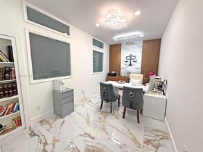 18560 SW 44th St in Miramar, FL - Building Photo - Building Photo