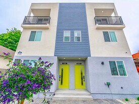 1265 E Adams Blvd in Los Angeles, CA - Building Photo