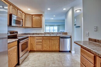 606 Sunflower St in Savoy, IL - Building Photo - Building Photo