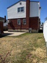 660 S 10th St in New Hyde Park, NY - Building Photo - Building Photo