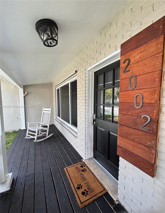 2002 NE 43rd St in Fort Lauderdale, FL - Building Photo