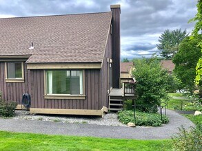 61 Heritage Vlg in Southbury, CT - Building Photo - Building Photo