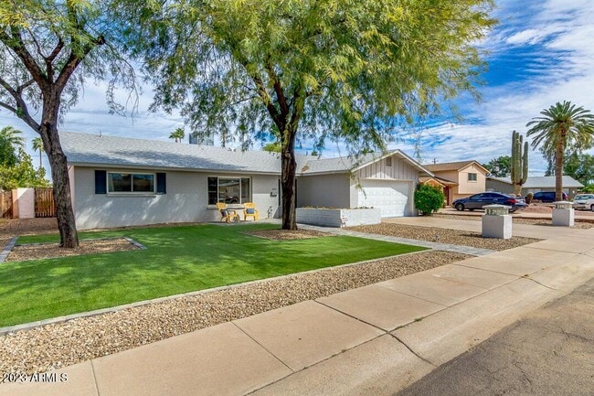 8420 E Citrus Way in Scottsdale, AZ - Building Photo - Building Photo