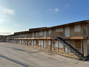 Copperwood Apartments in Oklahoma City, OK - Building Photo - Primary Photo