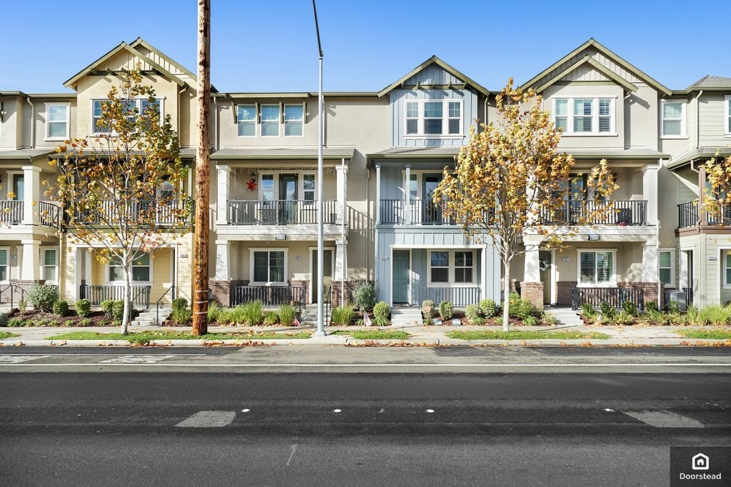 3909 Portola Cmn in Livermore, CA - Foto de edificio