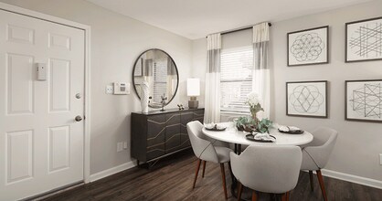 Elevate at NULU Apartment Homes in Louisville, KY - Foto de edificio - Building Photo