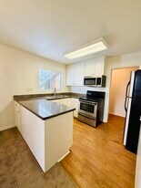 17075 W Bernardo Dr, Unit 101 in San Diego, CA - Building Photo