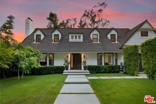 343 Veteran Ave in Los Angeles, CA - Building Photo