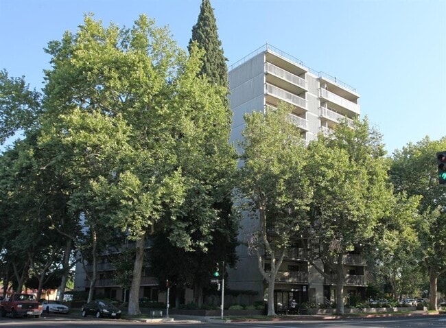 900 17th St in Modesto, CA - Building Photo - Building Photo