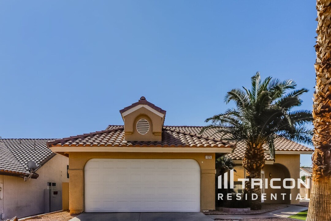 125 Park Ridge Ln in Henderson, NV - Building Photo