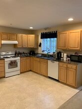 69 Georgetown Dr in Nashua, NH - Building Photo - Building Photo