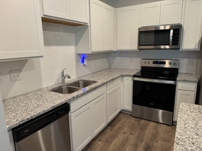 802 Dallas Dr in Columbia, TN - Foto de edificio - Building Photo