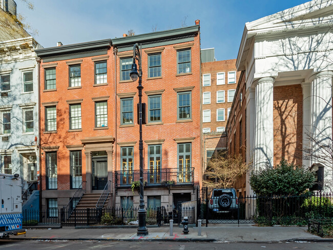 147 W 13th St in New York, NY - Foto de edificio - Building Photo