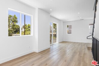 5050 Cleon Ave in Los Angeles, CA - Building Photo - Building Photo