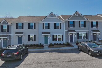 2757 Thornton Grove Blvd in Nashville, TN - Foto de edificio - Building Photo