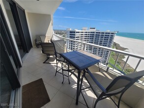 320 Seaview Ct in Marco Island, FL - Building Photo - Building Photo