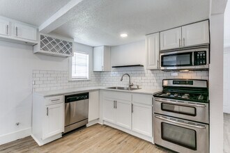 237 Conner Plaza in Lewisville, TX - Building Photo - Building Photo