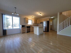 4350-4323 23 St NW in Edmonton, AB - Building Photo - Building Photo