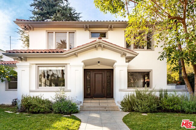 5850 Foothill Dr in Los Angeles, CA - Building Photo - Building Photo