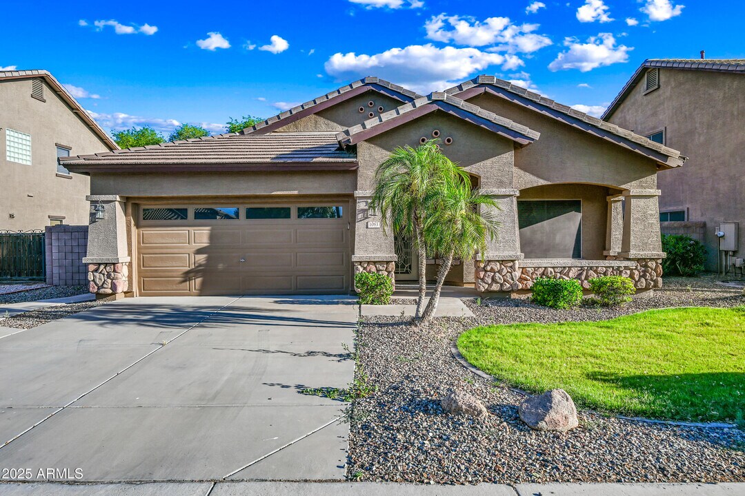 1083 E Jade Dr in Chandler, AZ - Building Photo